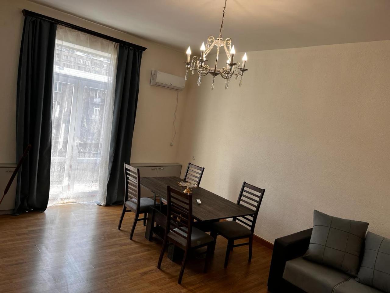 Komitas Apartement 예레반 외부 사진